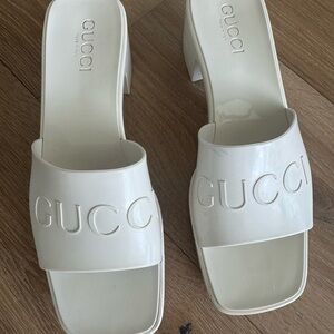Gucci Women's White/Cream Rubber Mules size 9 - 39